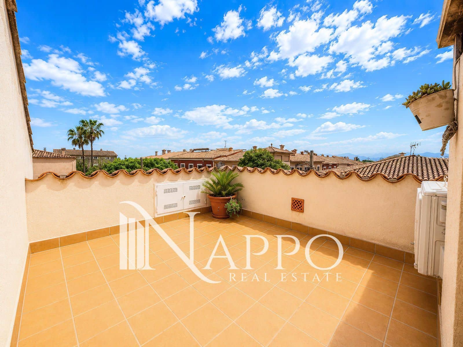 2 bedroom Flat for sale in Sa Cabaneta / La Cabaneta with garage - € 389,000 (Ref: 9838675)