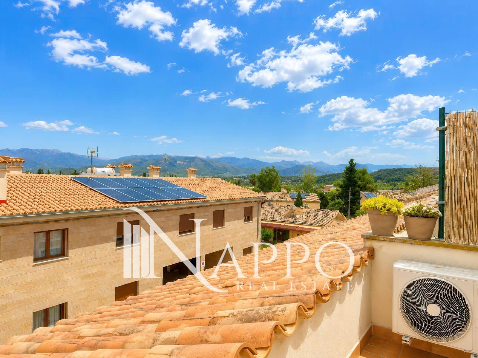 2 bedroom Flat for sale in Sa Cabaneta / La Cabaneta with garage - € 389,000 (Ref: 9838675)