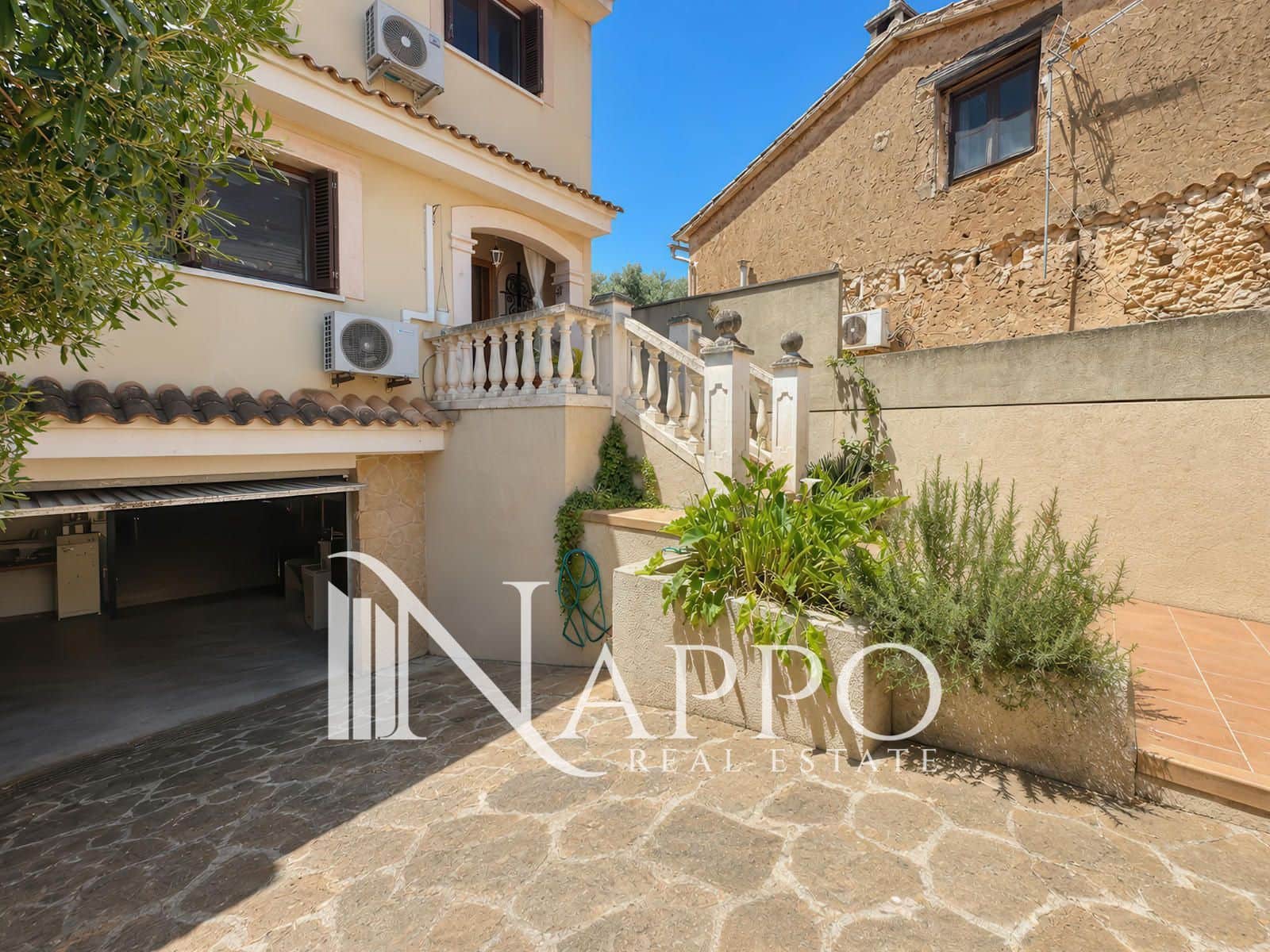 4 bedroom Townhouse for sale in Son Sardina with garage - € 730,000 (Ref: 9839958)