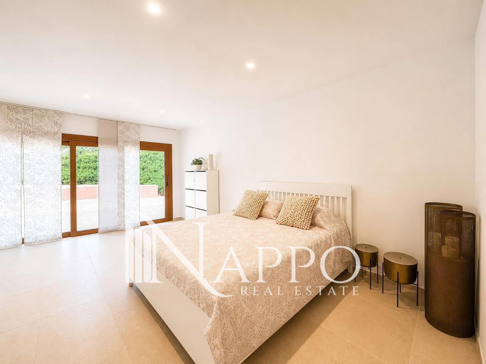 5 bedroom Townhouse for rent in Costa de la Calma with pool garage - € 8,000 (Ref: 9844484)