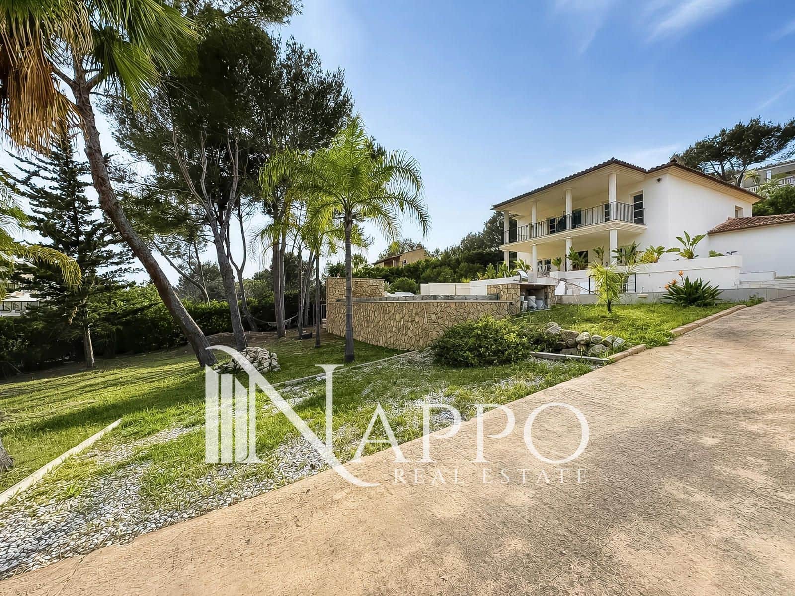 5 bedroom Townhouse for rent in Costa de la Calma with pool garage - € 8,000 (Ref: 9844484)