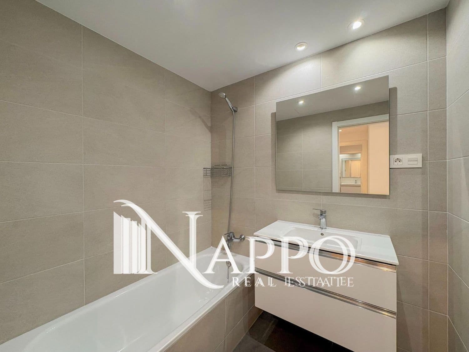 3 bedroom Flat for rent in Palma de Mallorca with pool garage - € 2,000 (Ref: 9848125)