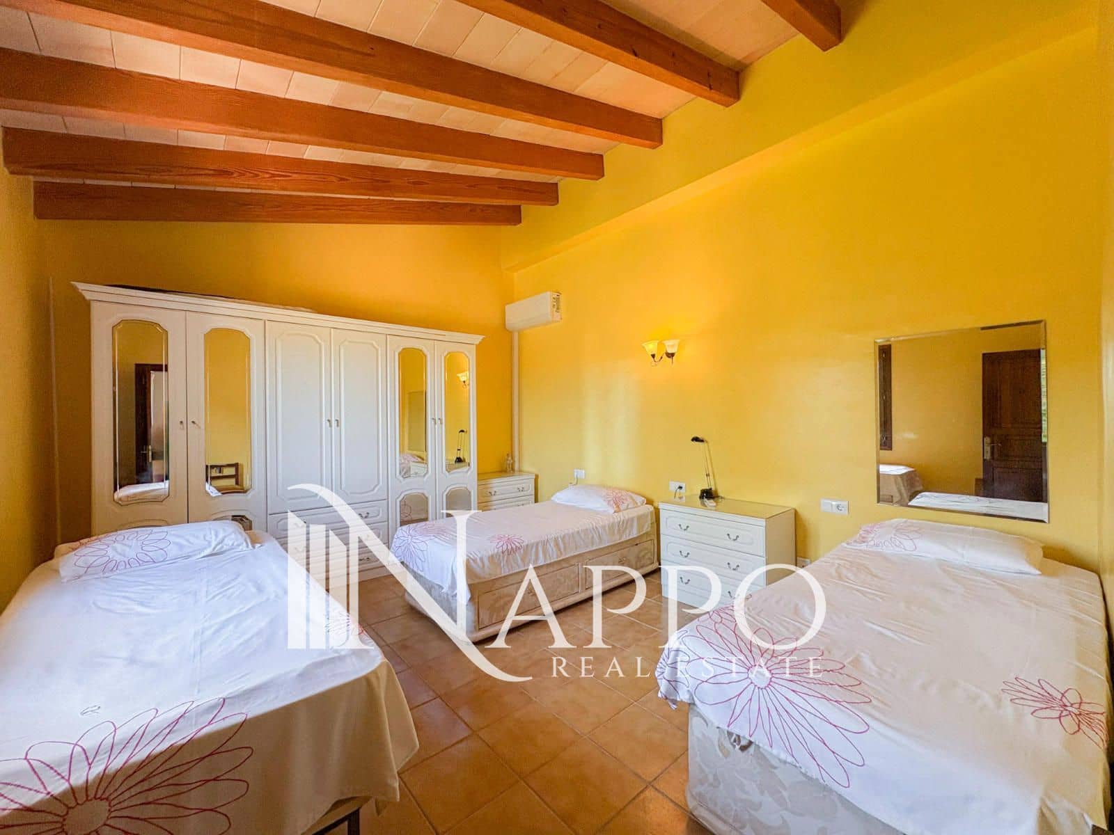 5 bedroom Villa for sale in Felanitx with pool garage - € 1,350,000 (Ref: 9850361)