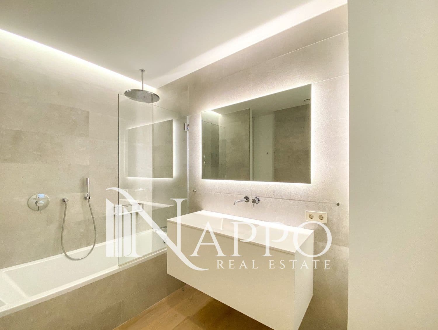 Appartement de 1 chambre à louer à Palma de Mallorca - 1 750 € (Ref: 9854421)