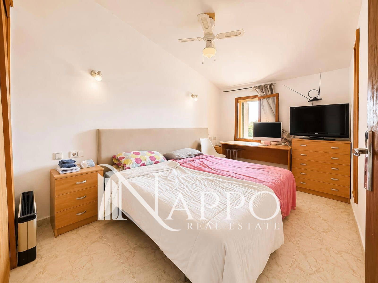 4 bedroom Townhouse for sale in Portol with pool garage - € 849,000 (Ref: 9858648)
