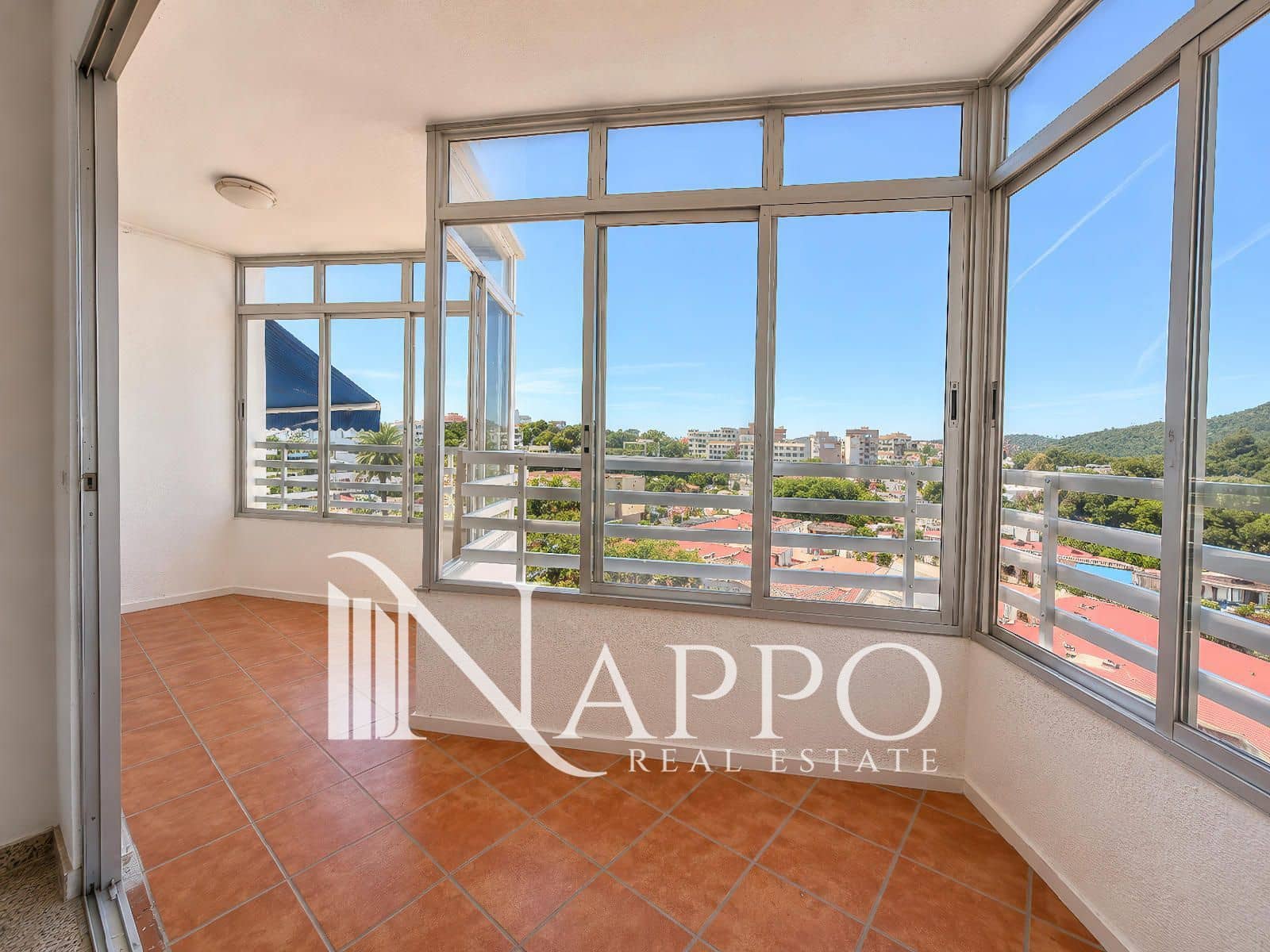 2 bedroom Flat for sale in Palmanova with pool garage - € 320,000 (Ref: 9866199)