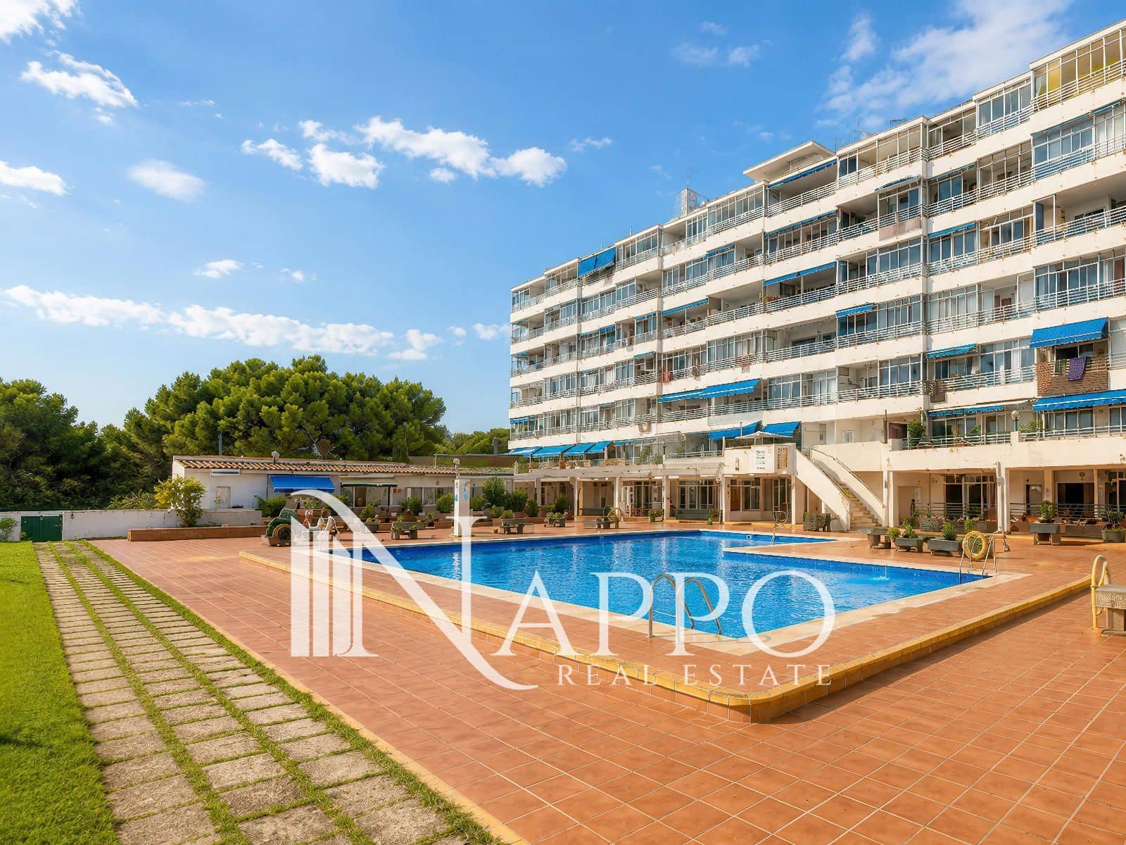 2 bedroom Flat for sale in Palmanova with pool garage - € 320,000 (Ref: 9866199)