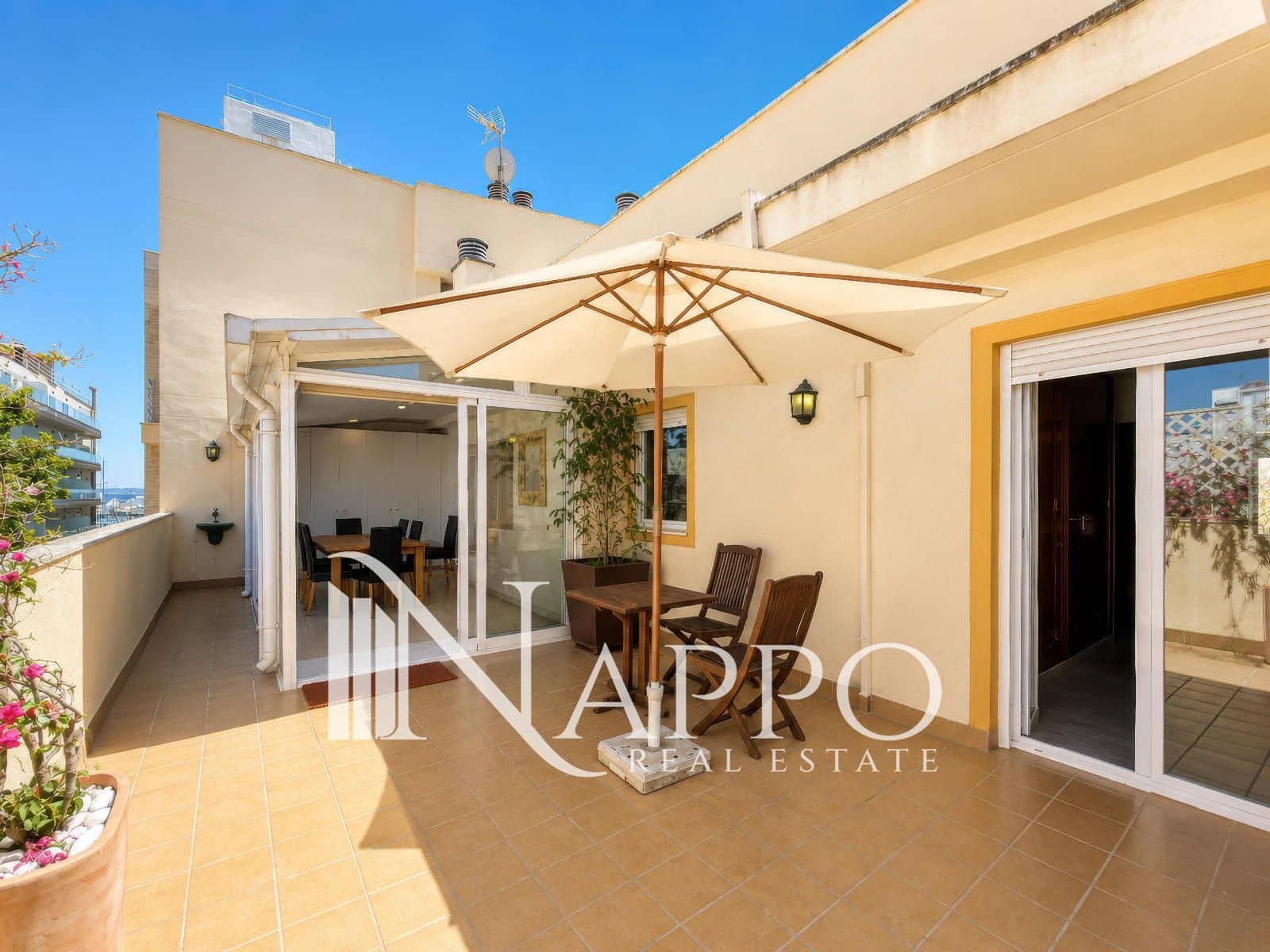 2 bedroom Flat for rent in Palma de Mallorca - € 2,000 (Ref: 9867258)