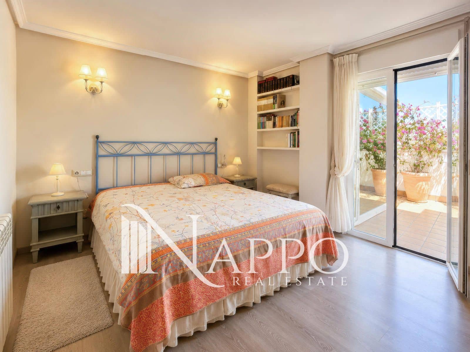 2 bedroom Flat for rent in Palma de Mallorca - € 2,000 (Ref: 9867258)