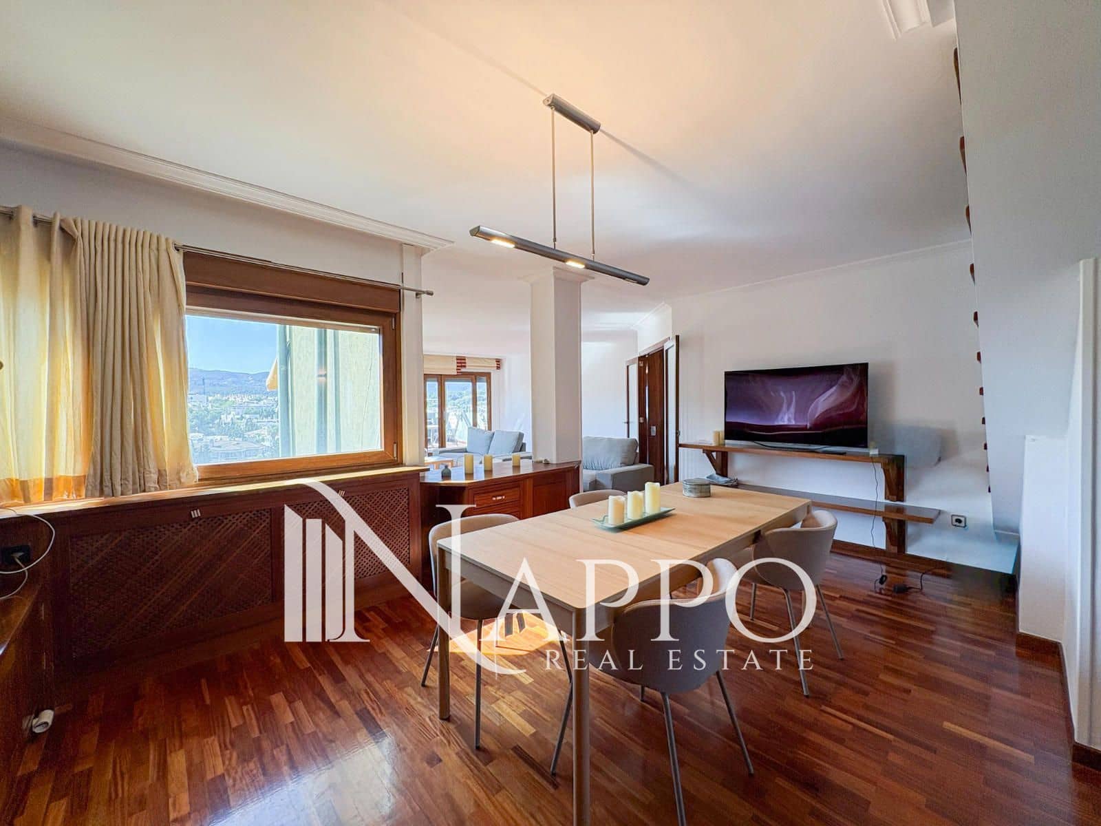 3 soveværelse Penthouse til leje i Palma de Mallorca med garage - € 2.900 (Ref: 9872698)