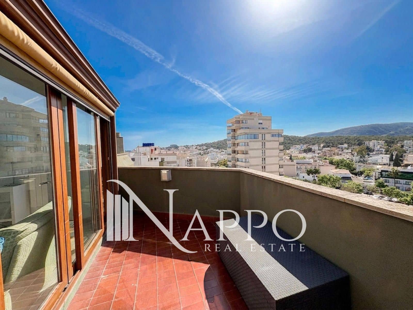 3 soveværelse Penthouse til leje i Palma de Mallorca med garage - € 2.900 (Ref: 9872698)