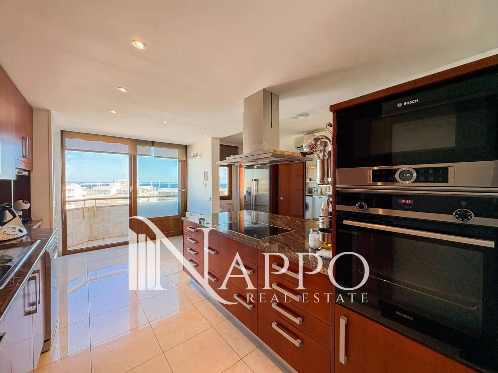 3 soveværelse Penthouse til leje i Palma de Mallorca med garage - € 2.900 (Ref: 9872698)