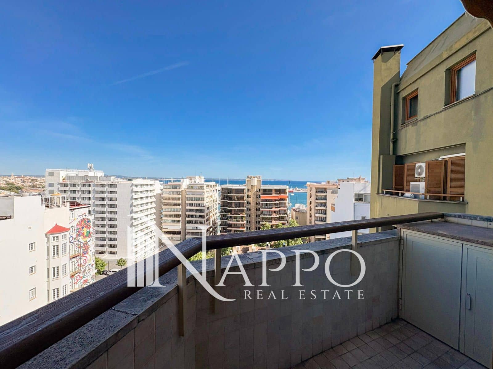 3 soveværelse Penthouse til leje i Palma de Mallorca med garage - € 2.900 (Ref: 9872698)