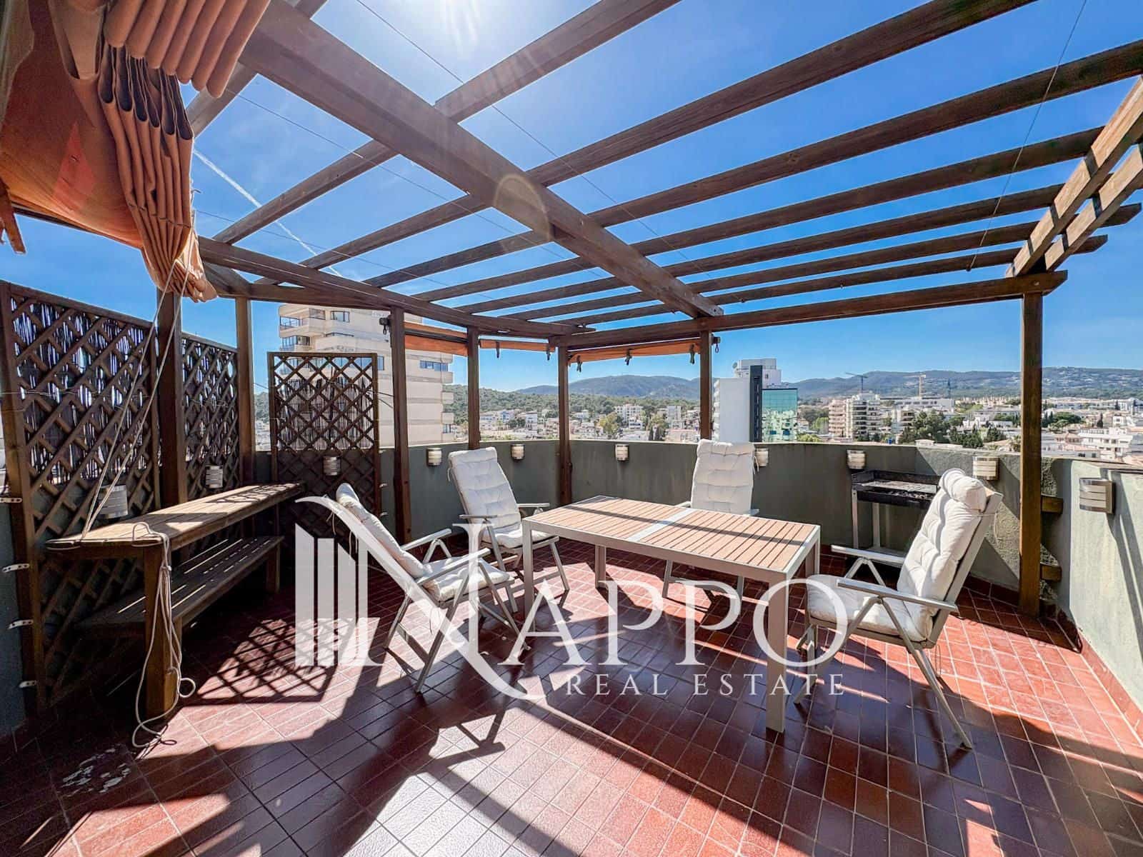 3 soveværelse Penthouse til leje i Palma de Mallorca med garage - € 2.900 (Ref: 9872698)