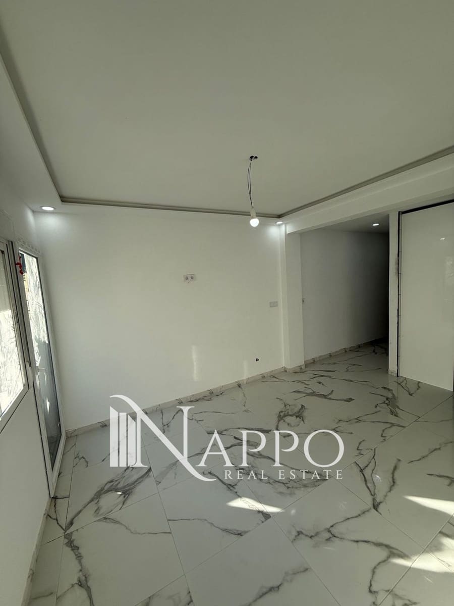 2 bedroom Flat for sale in Palma de Mallorca - € 215,000 (Ref: 9882607)