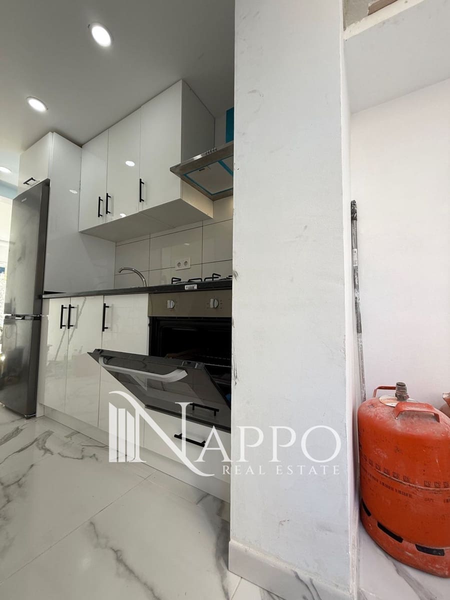 2 bedroom Flat for sale in Palma de Mallorca - € 215,000 (Ref: 9882607)