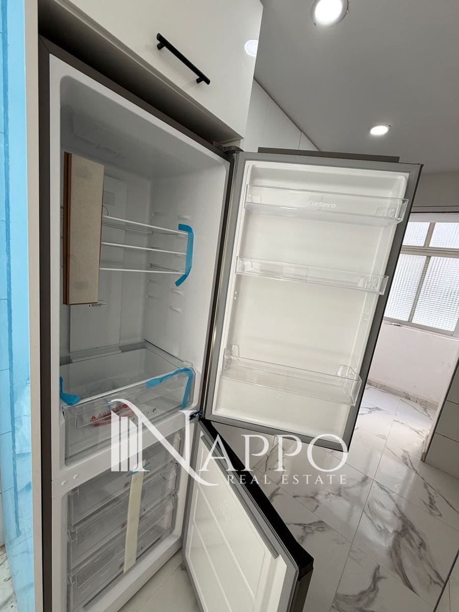 2 bedroom Flat for sale in Palma de Mallorca - € 215,000 (Ref: 9882607)
