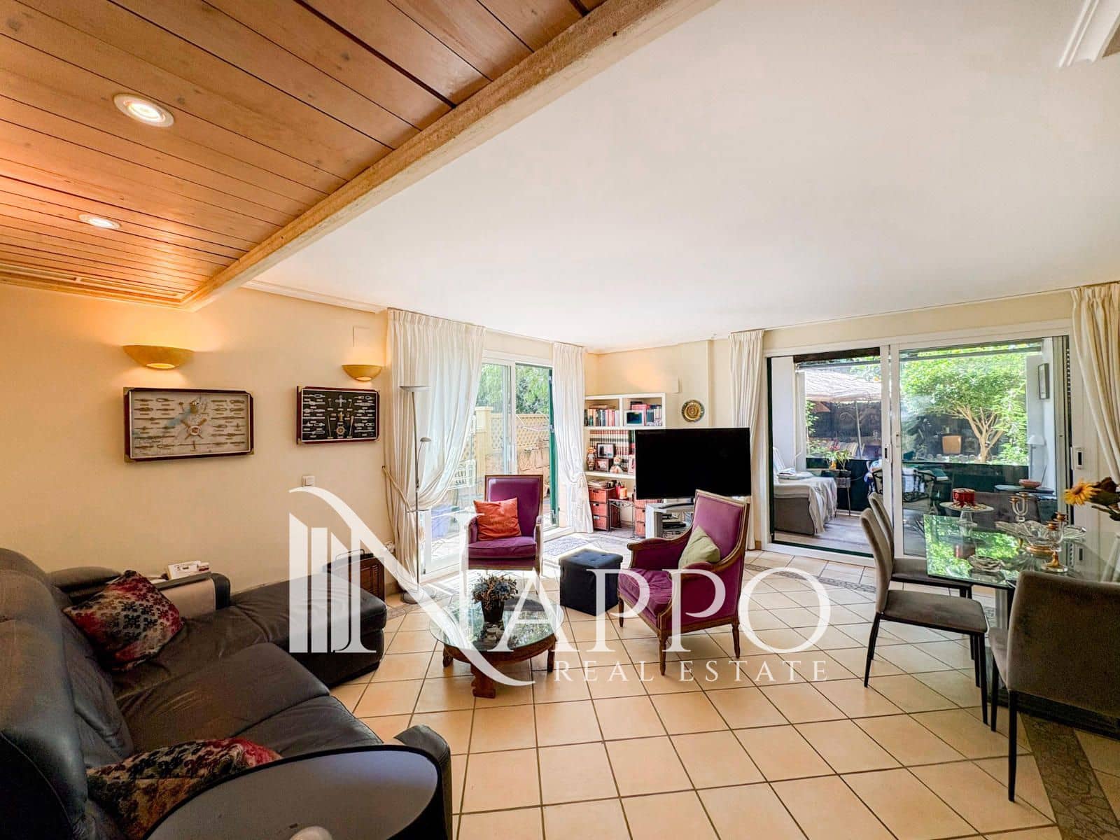 2 bedroom Flat for sale in Santa Ponsa with pool garage - € 849,000 (Ref: 9883585)