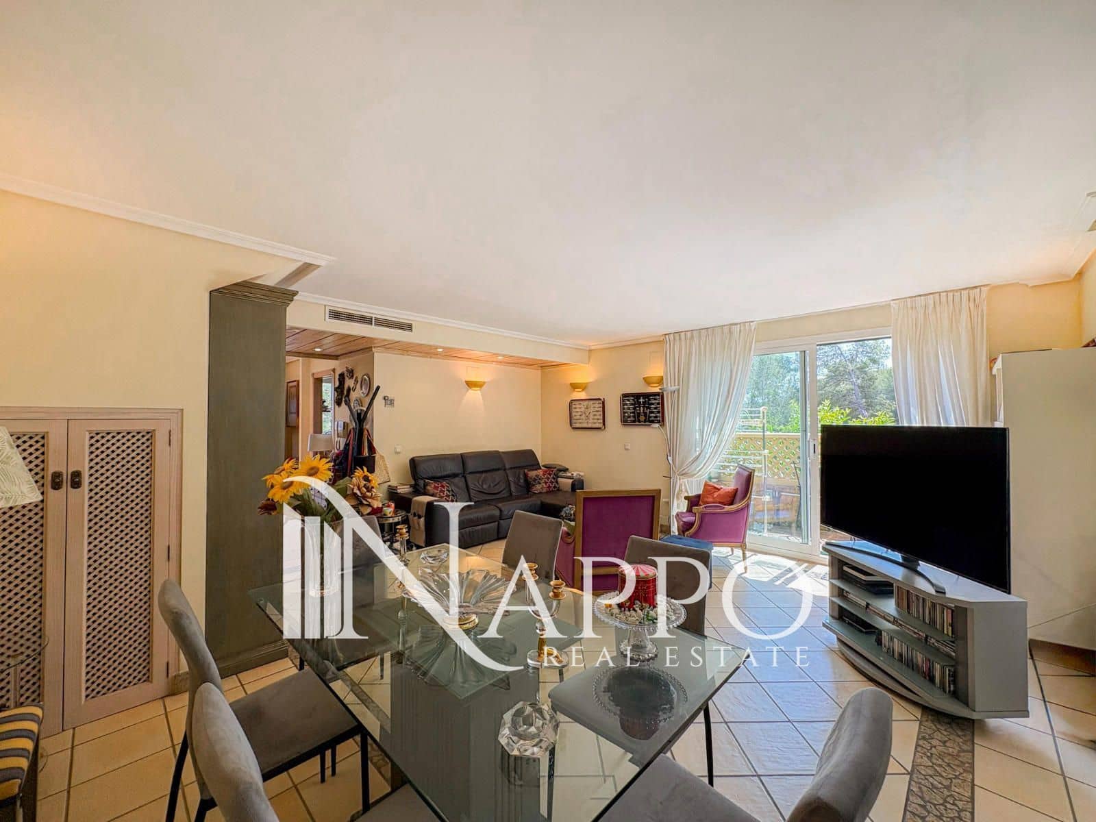 2 bedroom Flat for sale in Santa Ponsa with pool garage - € 849,000 (Ref: 9883585)