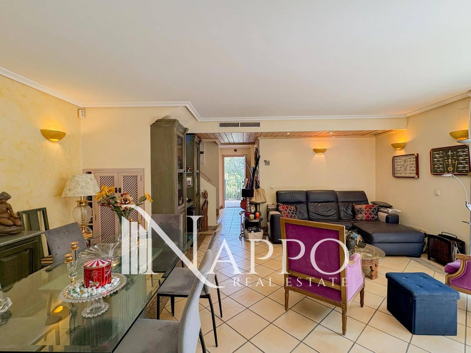 2 bedroom Flat for sale in Santa Ponsa with pool garage - € 849,000 (Ref: 9883585)