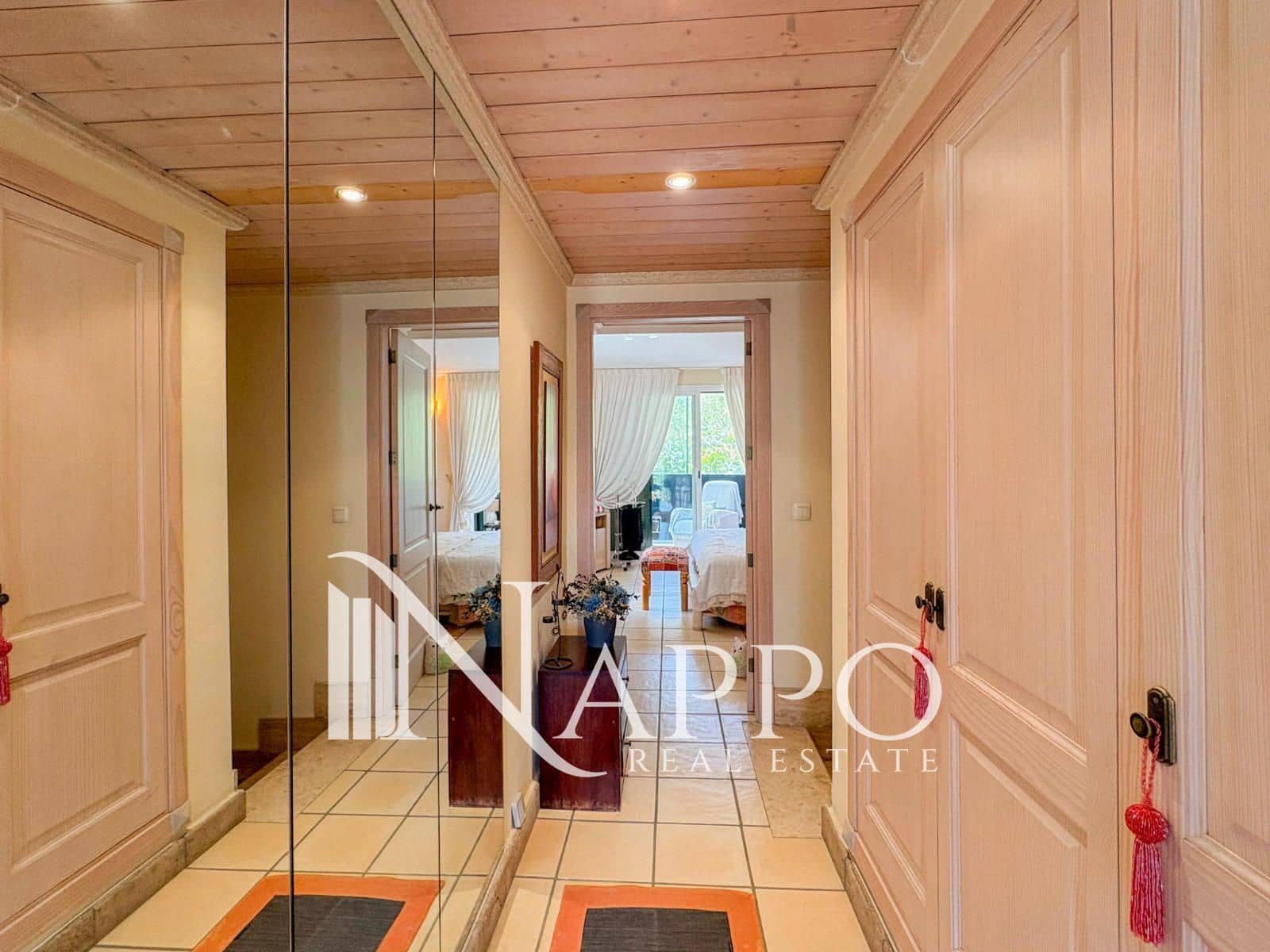 2 bedroom Flat for sale in Santa Ponsa with pool garage - € 849,000 (Ref: 9883585)