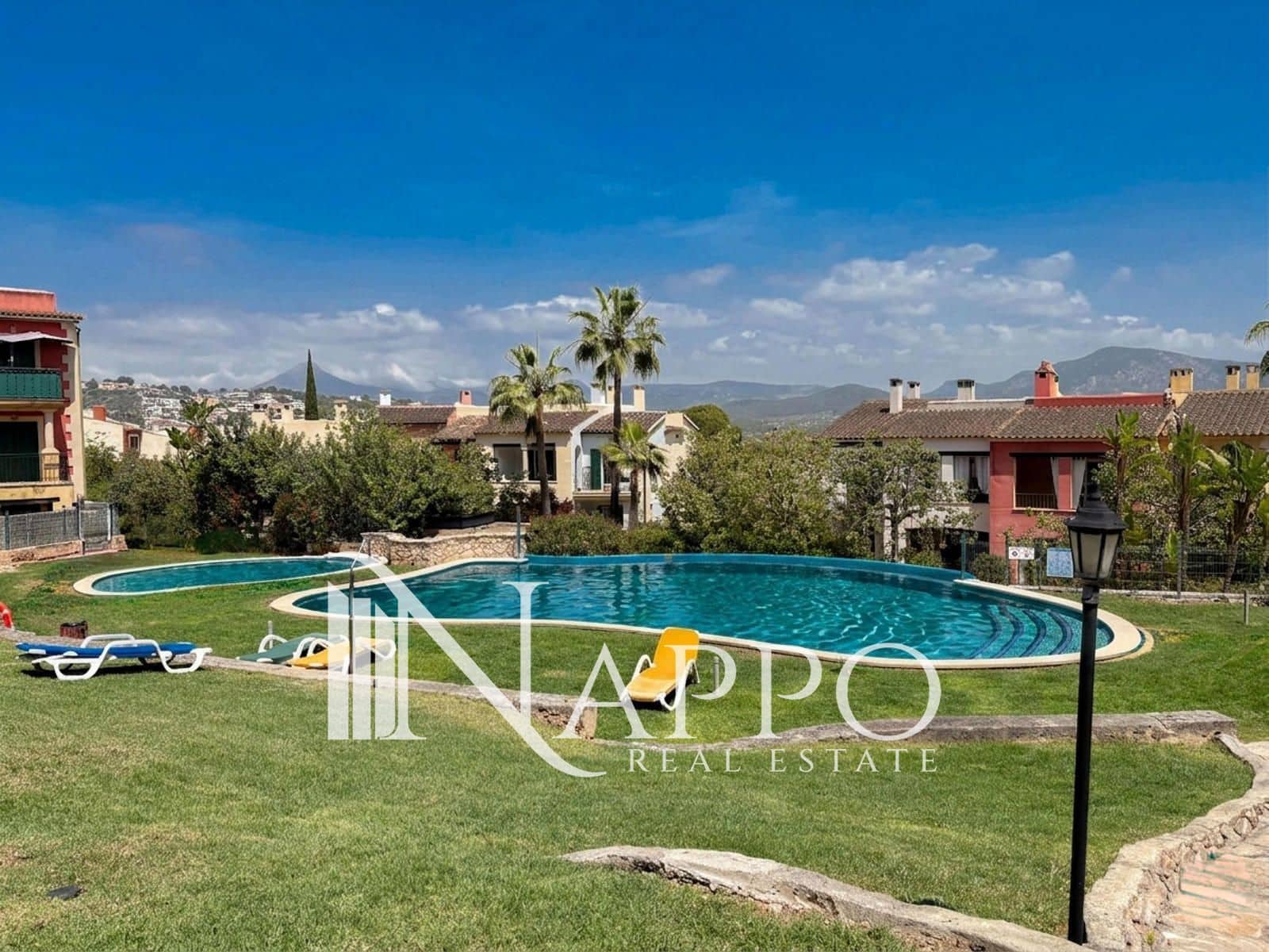 2 bedroom Flat for sale in Santa Ponsa with pool garage - € 849,000 (Ref: 9883585)