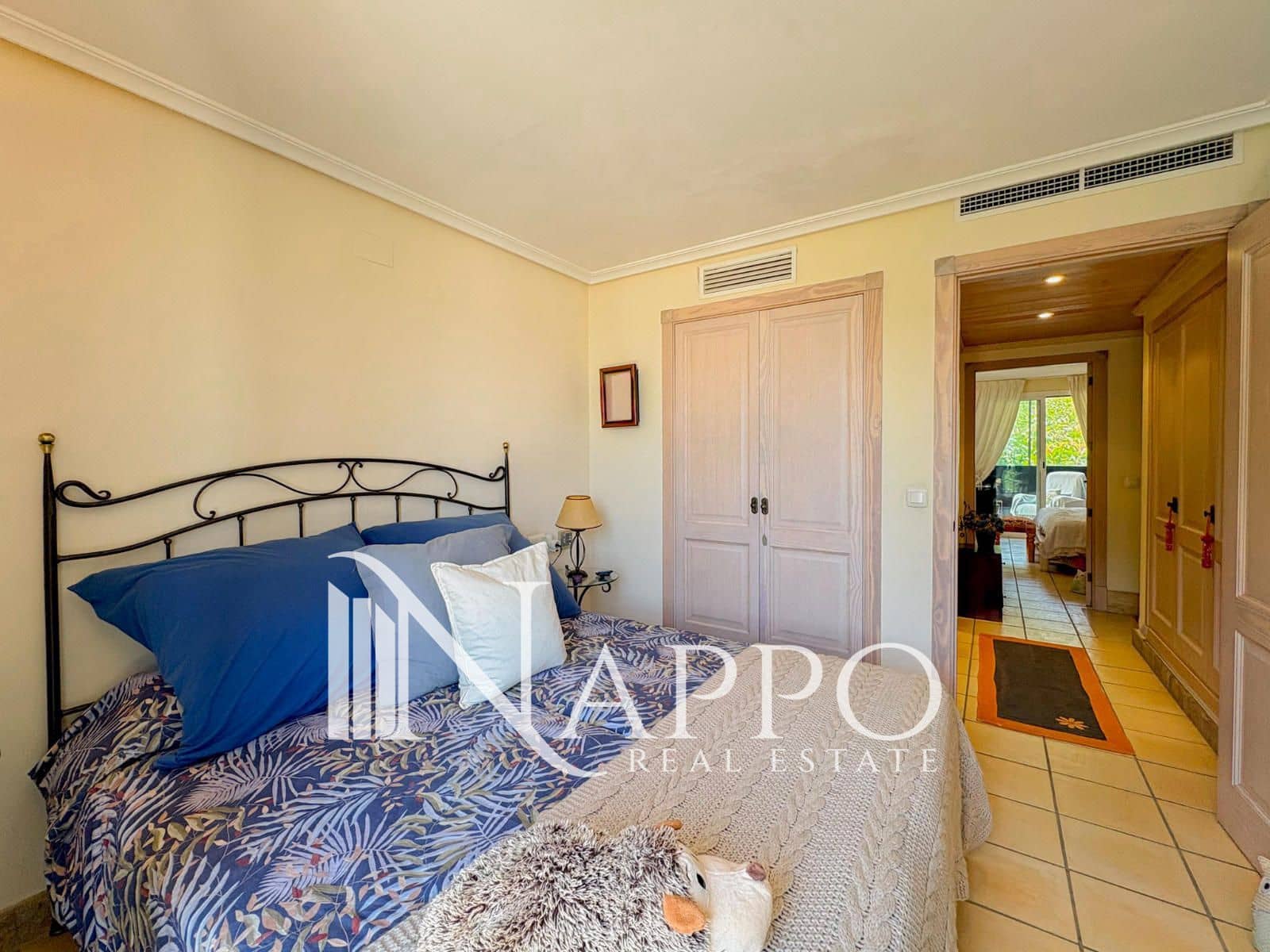 2 bedroom Flat for sale in Santa Ponsa with pool garage - € 849,000 (Ref: 9883585)