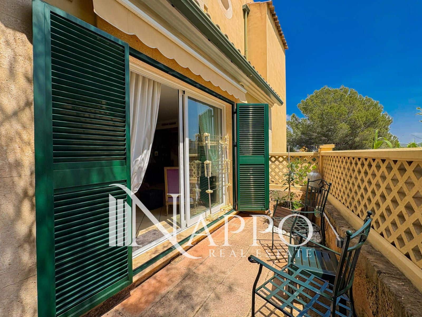 2 bedroom Flat for sale in Santa Ponsa with pool garage - € 849,000 (Ref: 9883585)