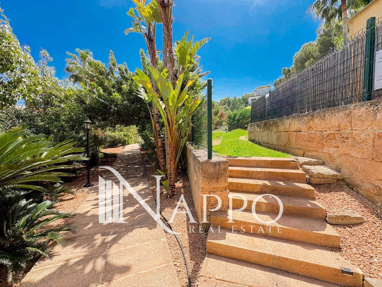 2 bedroom Flat for sale in Santa Ponsa with pool garage - € 849,000 (Ref: 9883585)