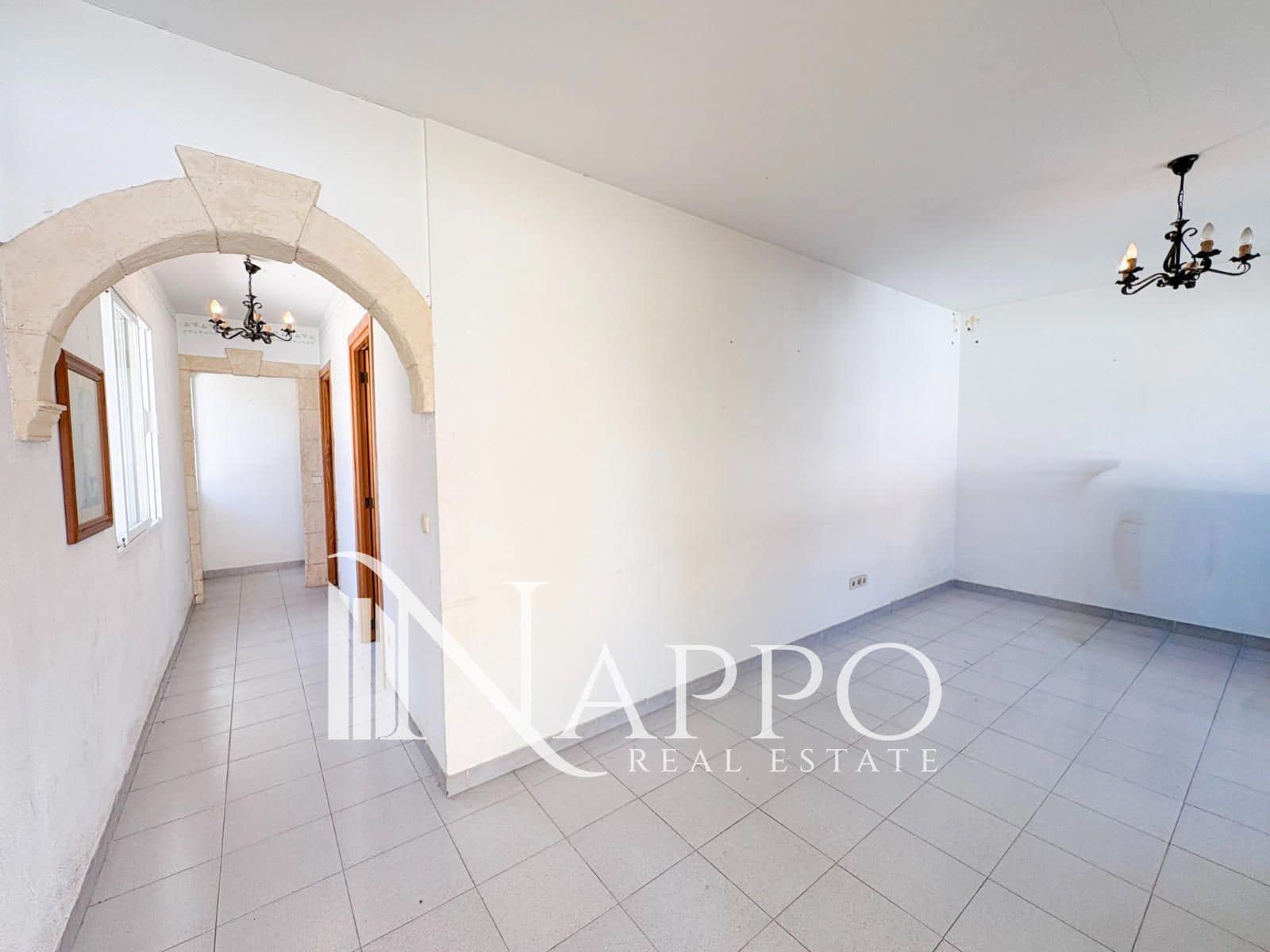 6 bedroom Villa for sale in Palmanova with pool garage - € 1,590,000 (Ref: 9885218)