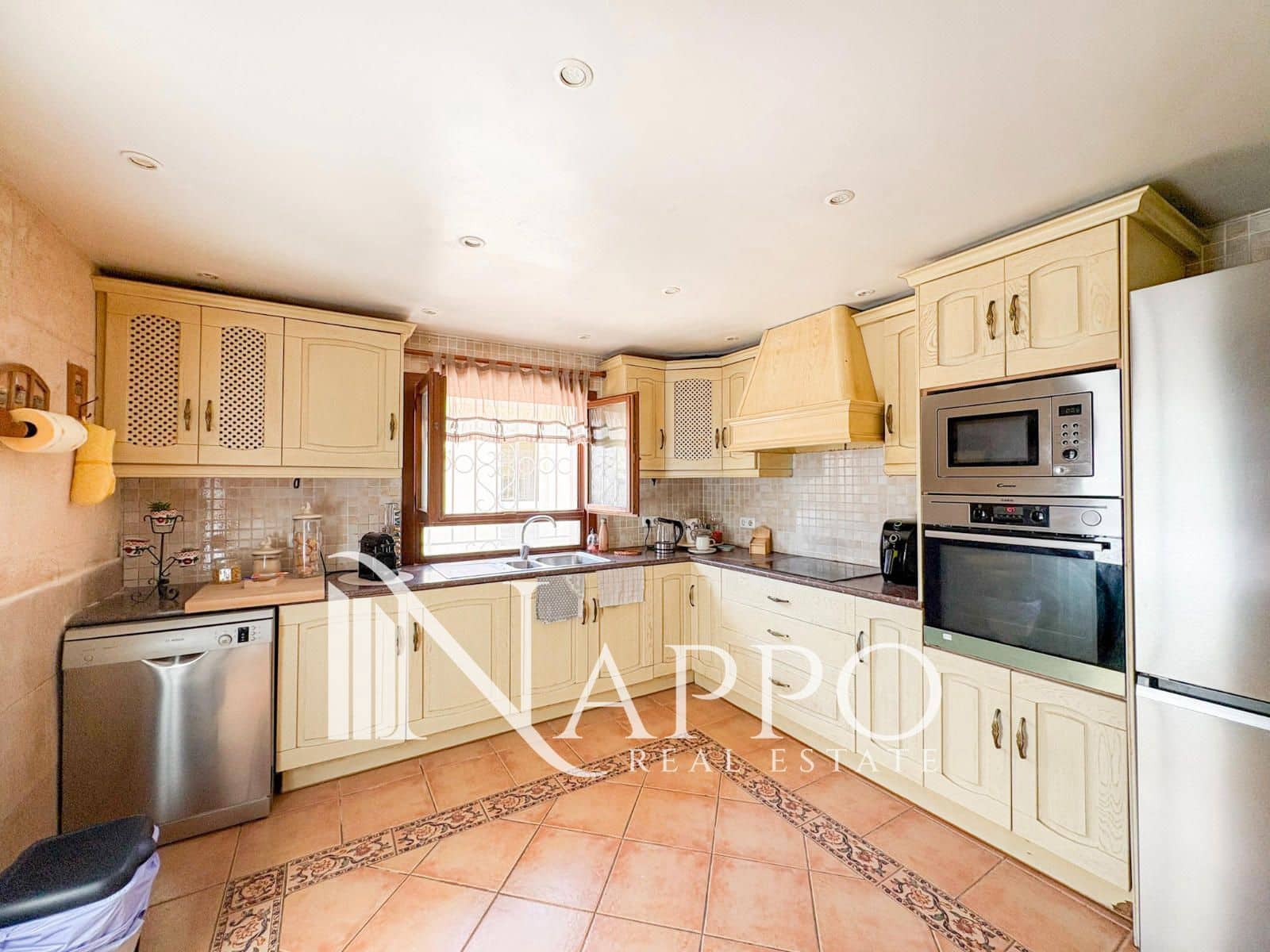 6 bedroom Villa for sale in Palmanova with pool garage - € 1,590,000 (Ref: 9885218)