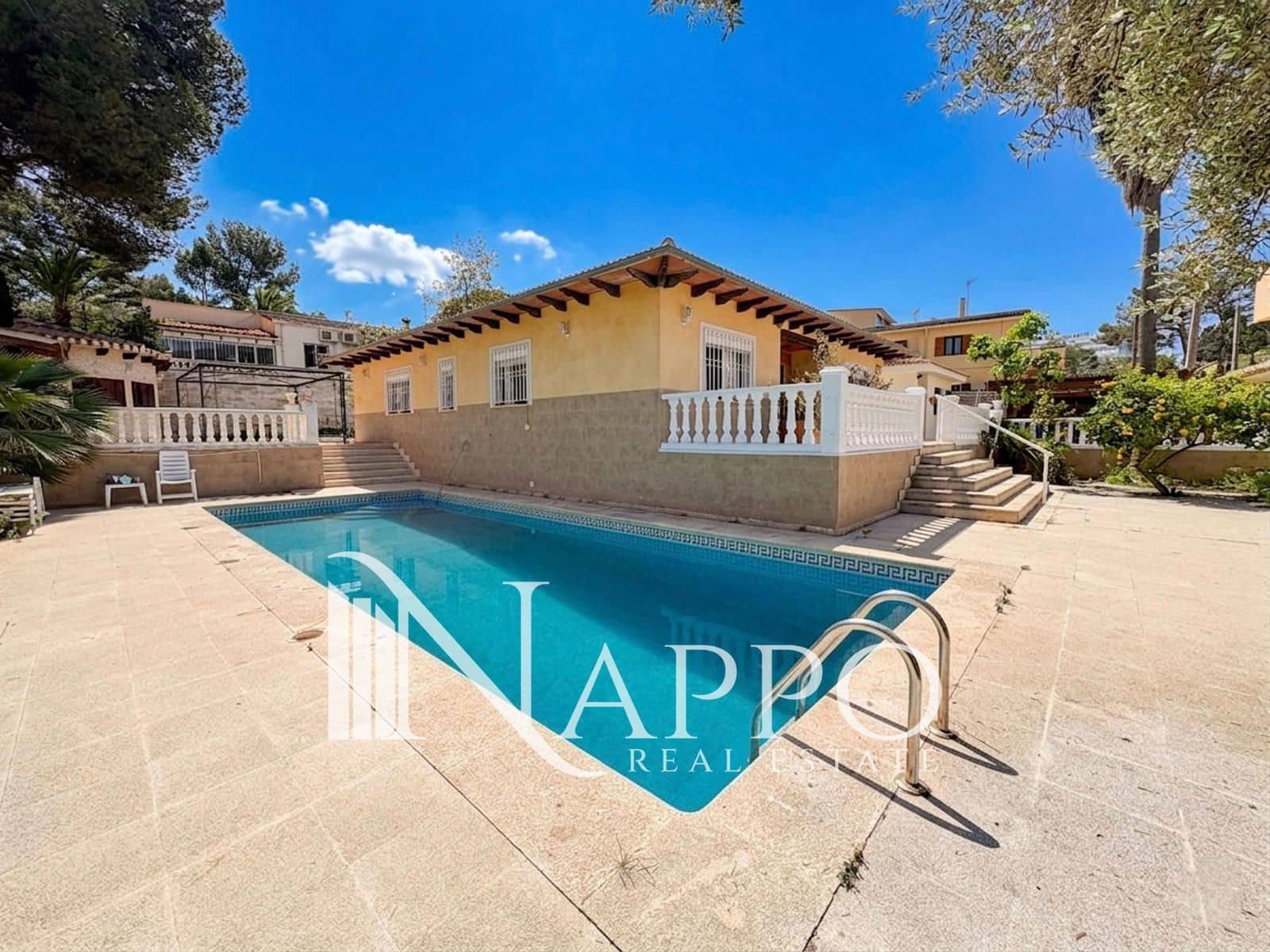 6 bedroom Villa for sale in Palmanova with pool garage - € 1,590,000 (Ref: 9885218)