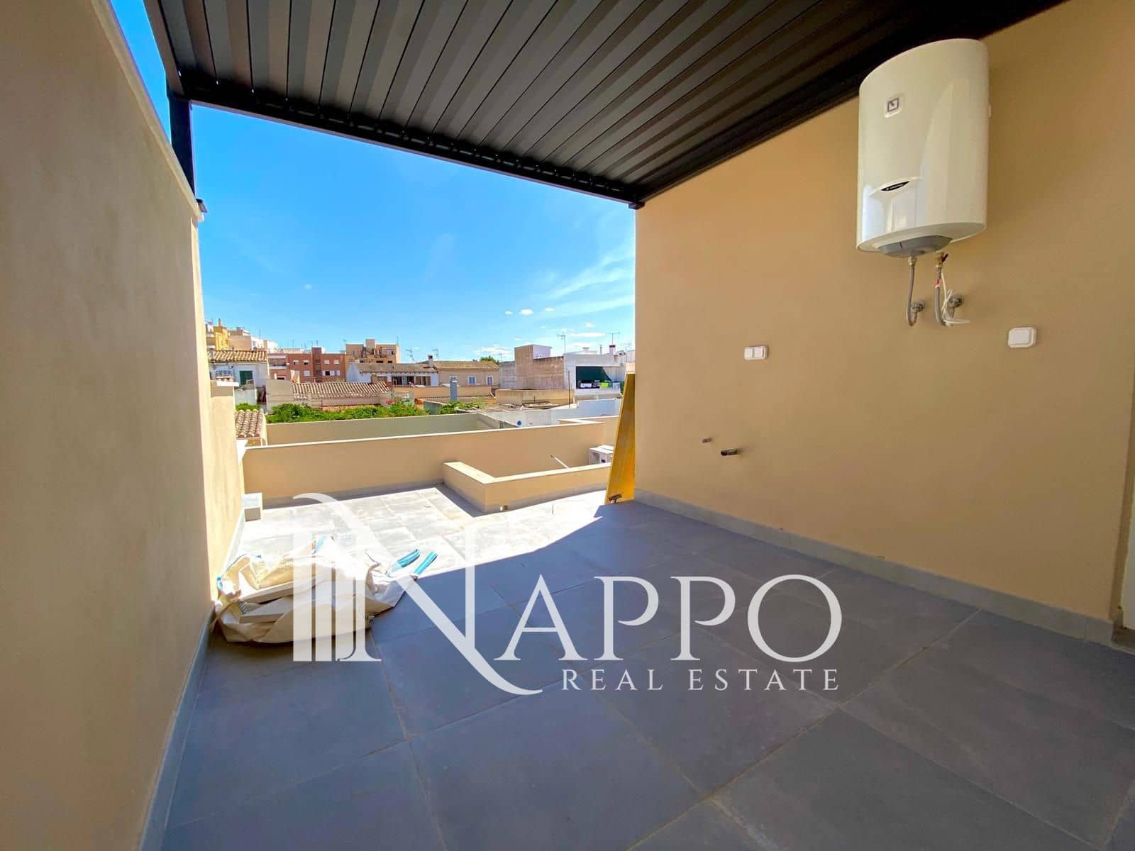 Appartement de 2 chambres à louer à Palma de Mallorca - 1 400 € (Ref: 9889144)