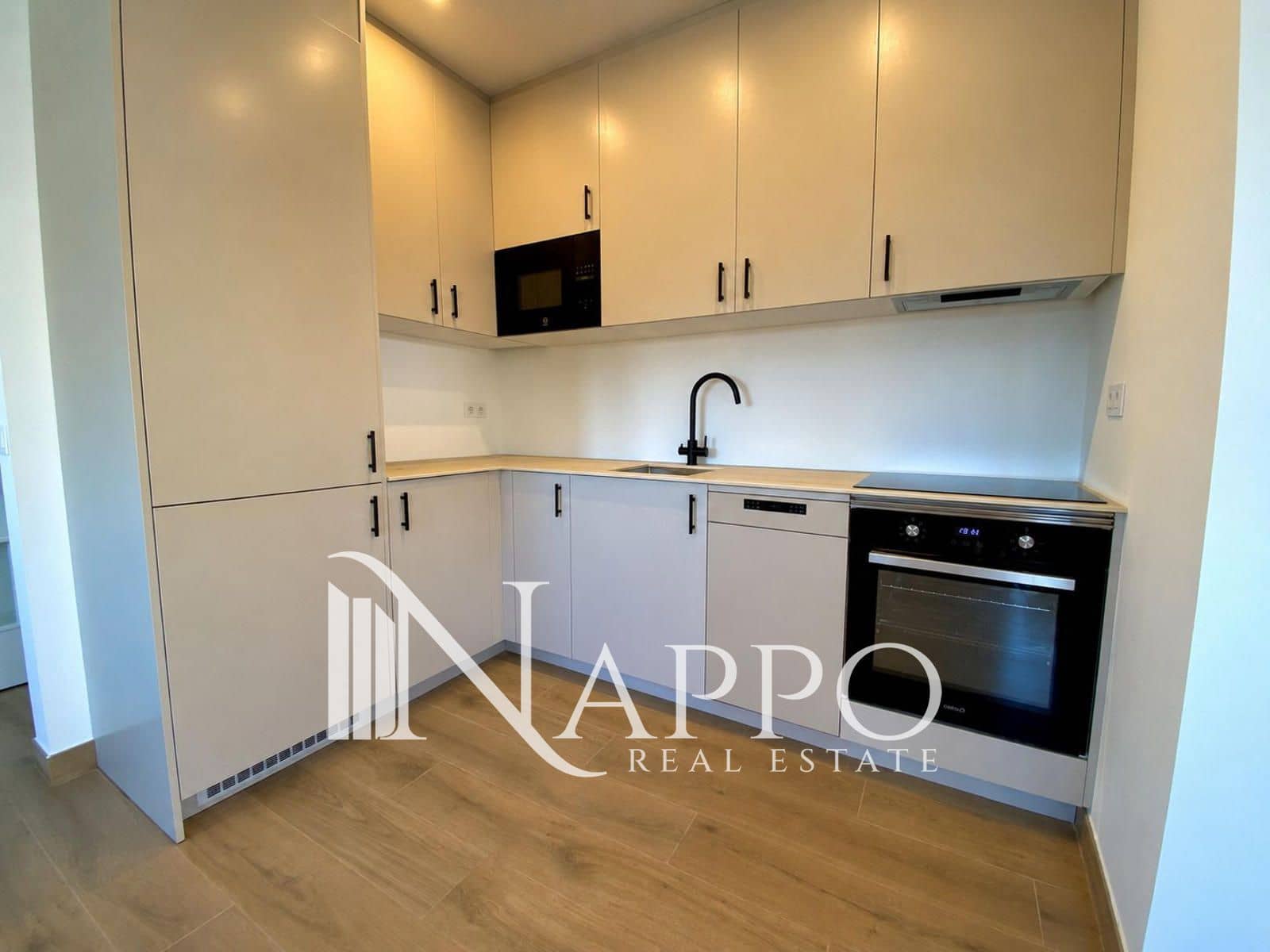 Appartement de 2 chambres à louer à Palma de Mallorca - 1 400 € (Ref: 9889144)