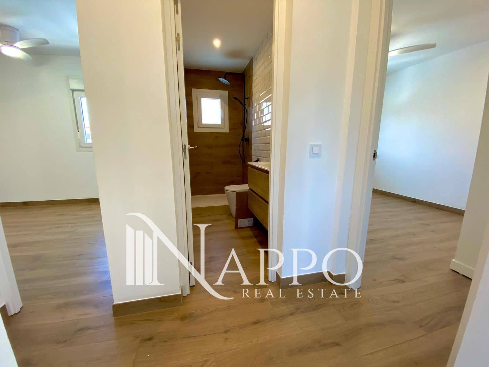Appartement de 2 chambres à louer à Palma de Mallorca - 1 400 € (Ref: 9889144)