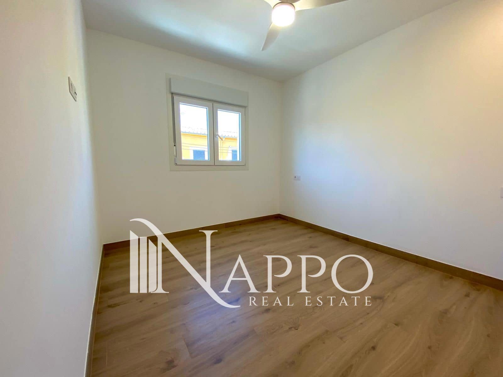 Appartement de 2 chambres à louer à Palma de Mallorca - 1 400 € (Ref: 9889144)