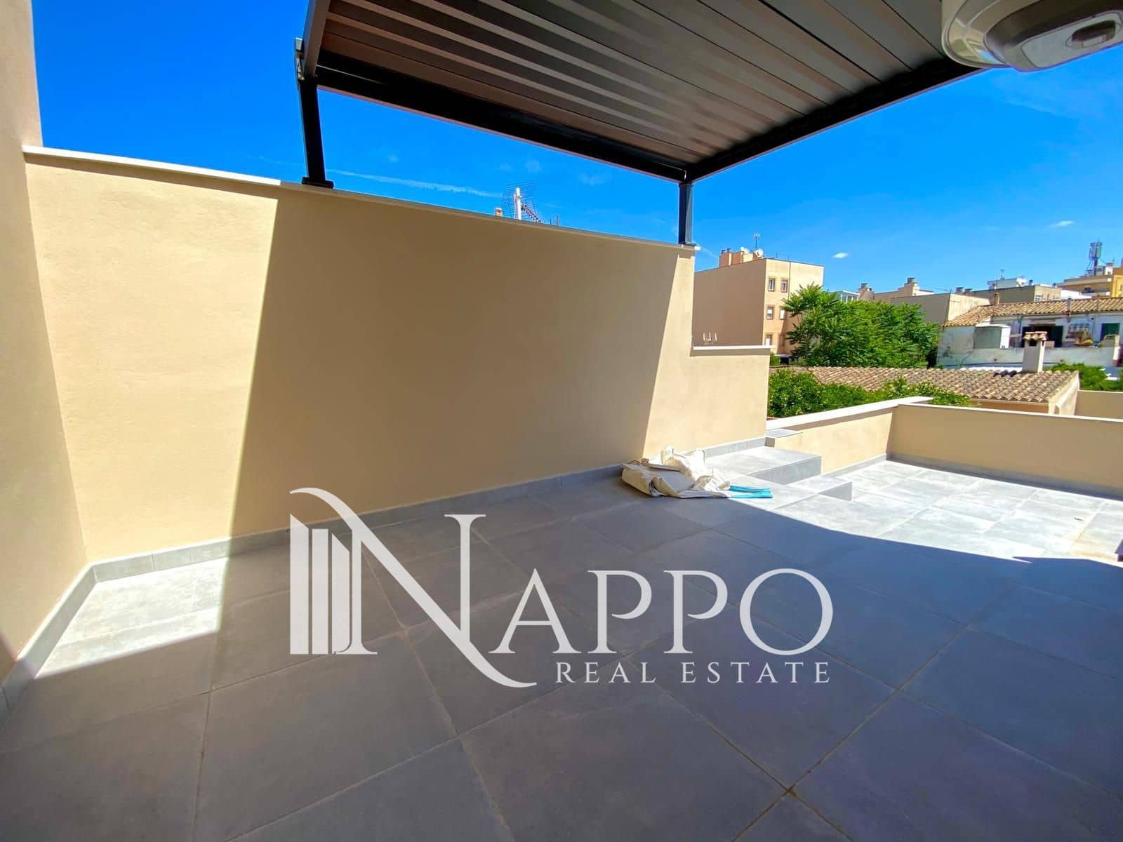 Appartement de 2 chambres à louer à Palma de Mallorca - 1 400 € (Ref: 9889144)
