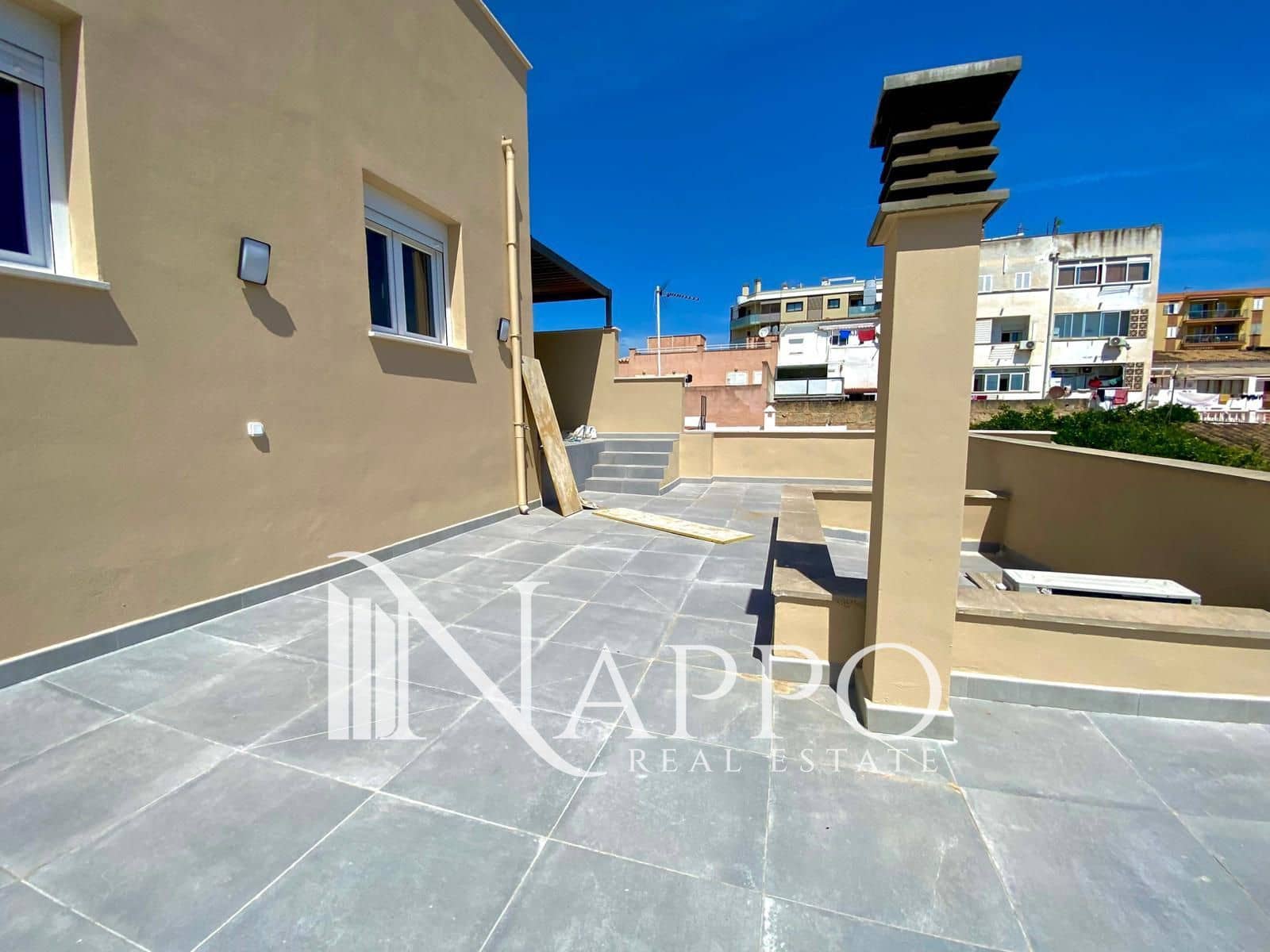 Appartement de 2 chambres à louer à Palma de Mallorca - 1 400 € (Ref: 9889144)