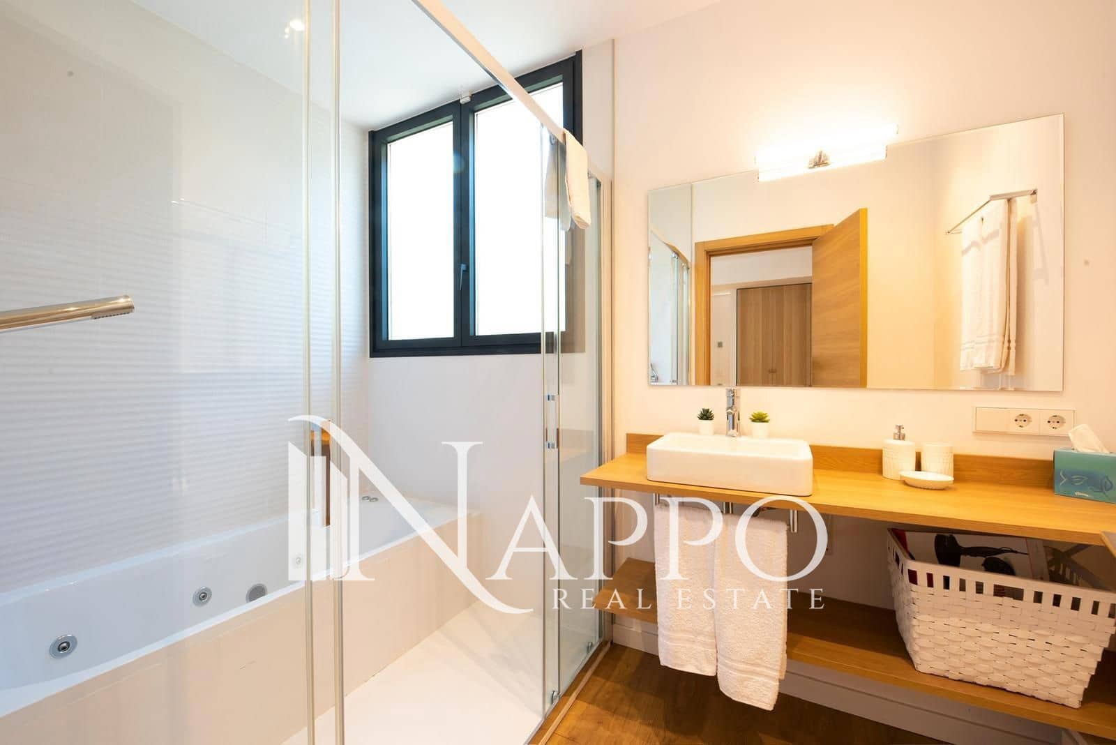 Chalet de 6 habitaciones en Santa Ponsa en alquiler con piscina garaje - 12.000 € (Ref: 9889441)