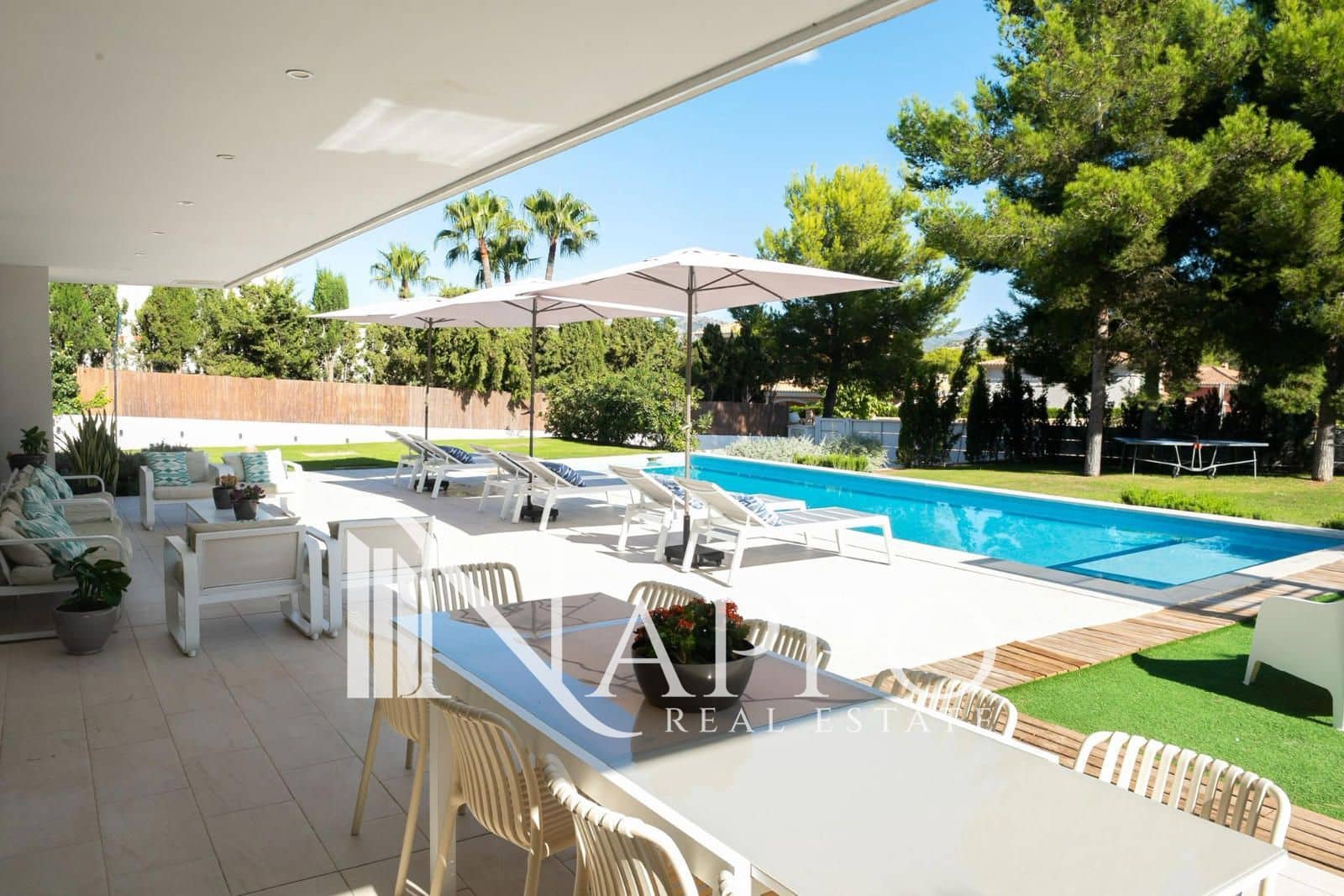 Chalet de 6 habitaciones en Santa Ponsa en alquiler con piscina garaje - 12.000 € (Ref: 9889441)