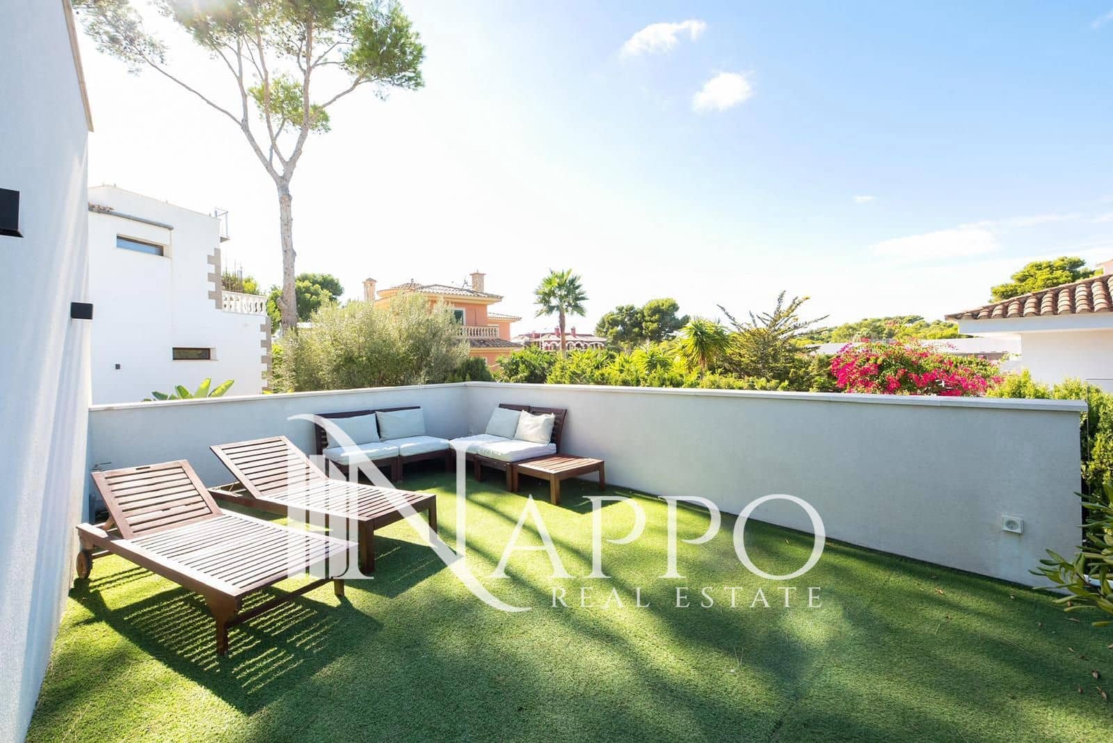 Chalet de 6 habitaciones en Santa Ponsa en alquiler con piscina garaje - 12.000 € (Ref: 9889441)
