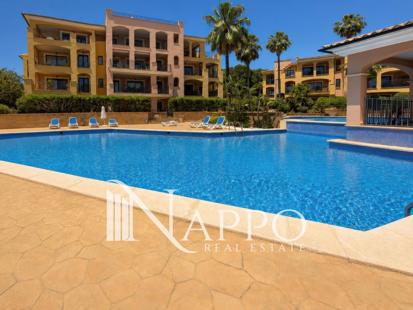 3 soveværelse Lejlighed til salg i Santa Ponsa med swimmingpool garage - € 979.000 (Ref: 9892968)