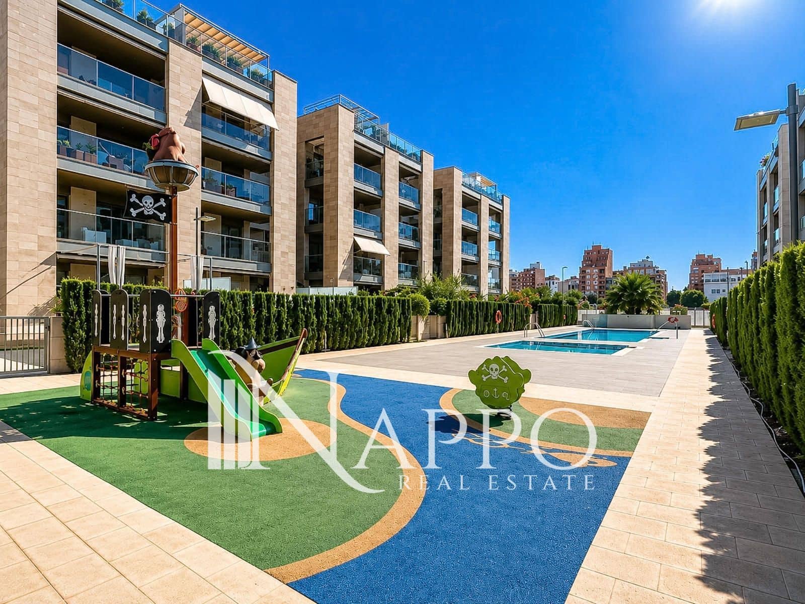 2 slaapkamer Flat te koop in Palma de Mallorca met zwembad garage - € 599.000 (Ref: 9896948)