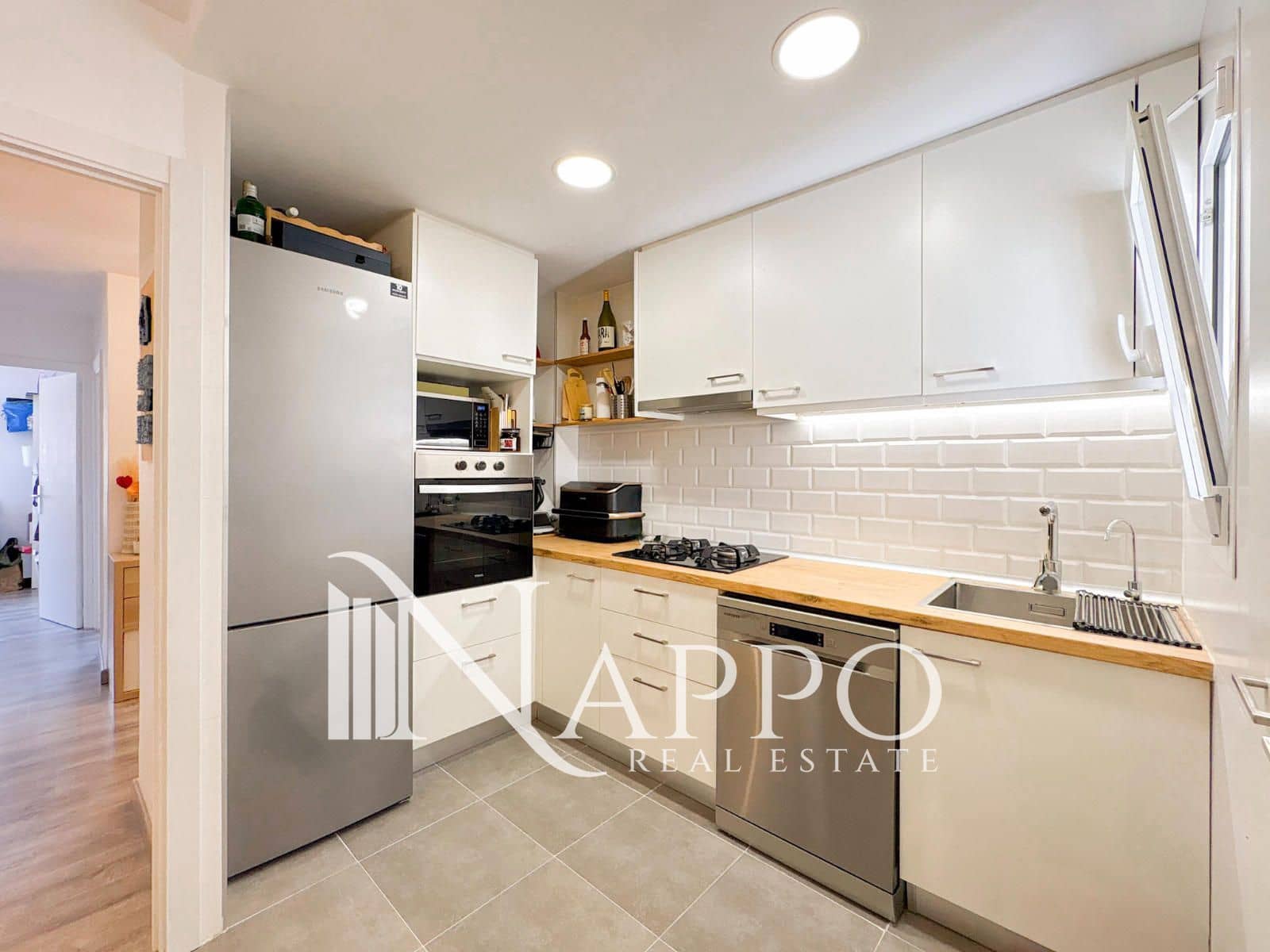 3 bedroom Flat for sale in Palma de Mallorca - € 445,000 (Ref: 9897272)
