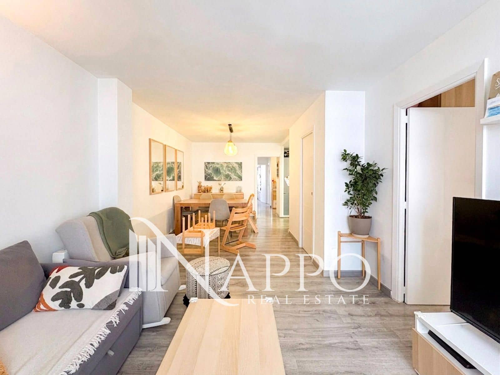 3 bedroom Flat for sale in Palma de Mallorca - € 445,000 (Ref: 9897272)
