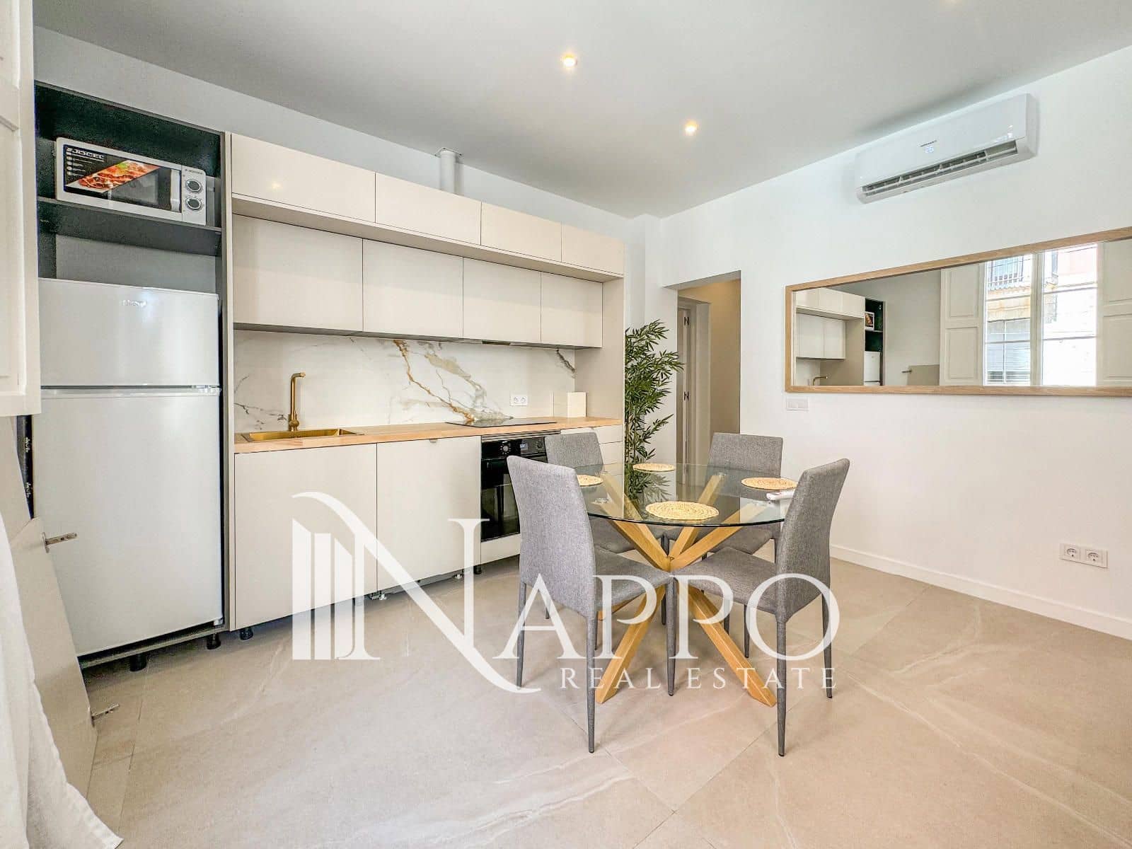 1 slaapkamer Flat te huur in Palma de Mallorca - € 1.500 (Ref: 9898403)