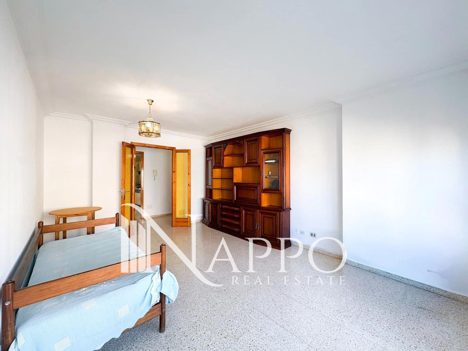 3 bedroom Flat for rent in Palma de Mallorca - € 1,600 (Ref: 9902241)