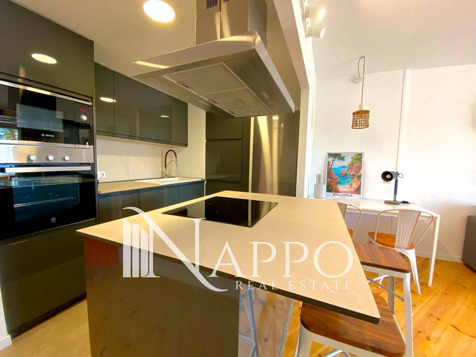 1 slaapkamer Flat te huur in Magalluf met zwembad - € 2.000 (Ref: 9917608)