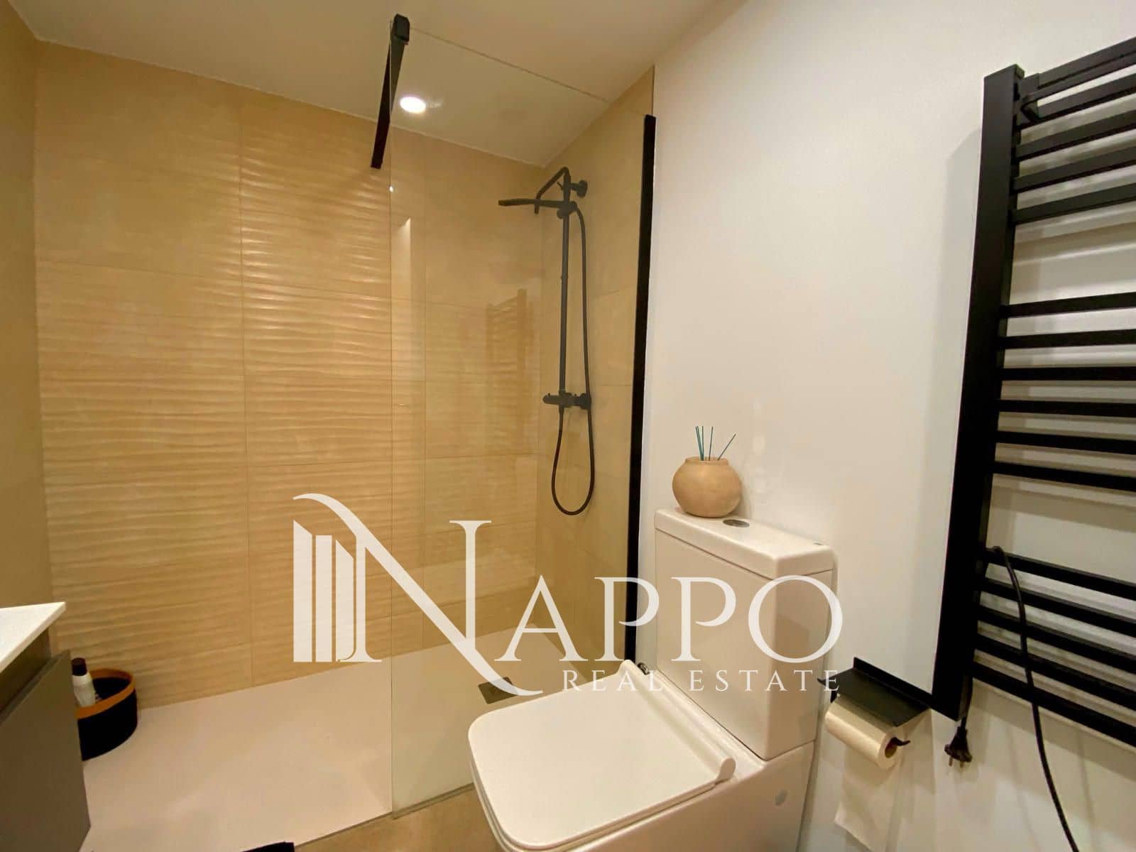 1 slaapkamer Flat te huur in Magalluf met zwembad - € 2.000 (Ref: 9917608)