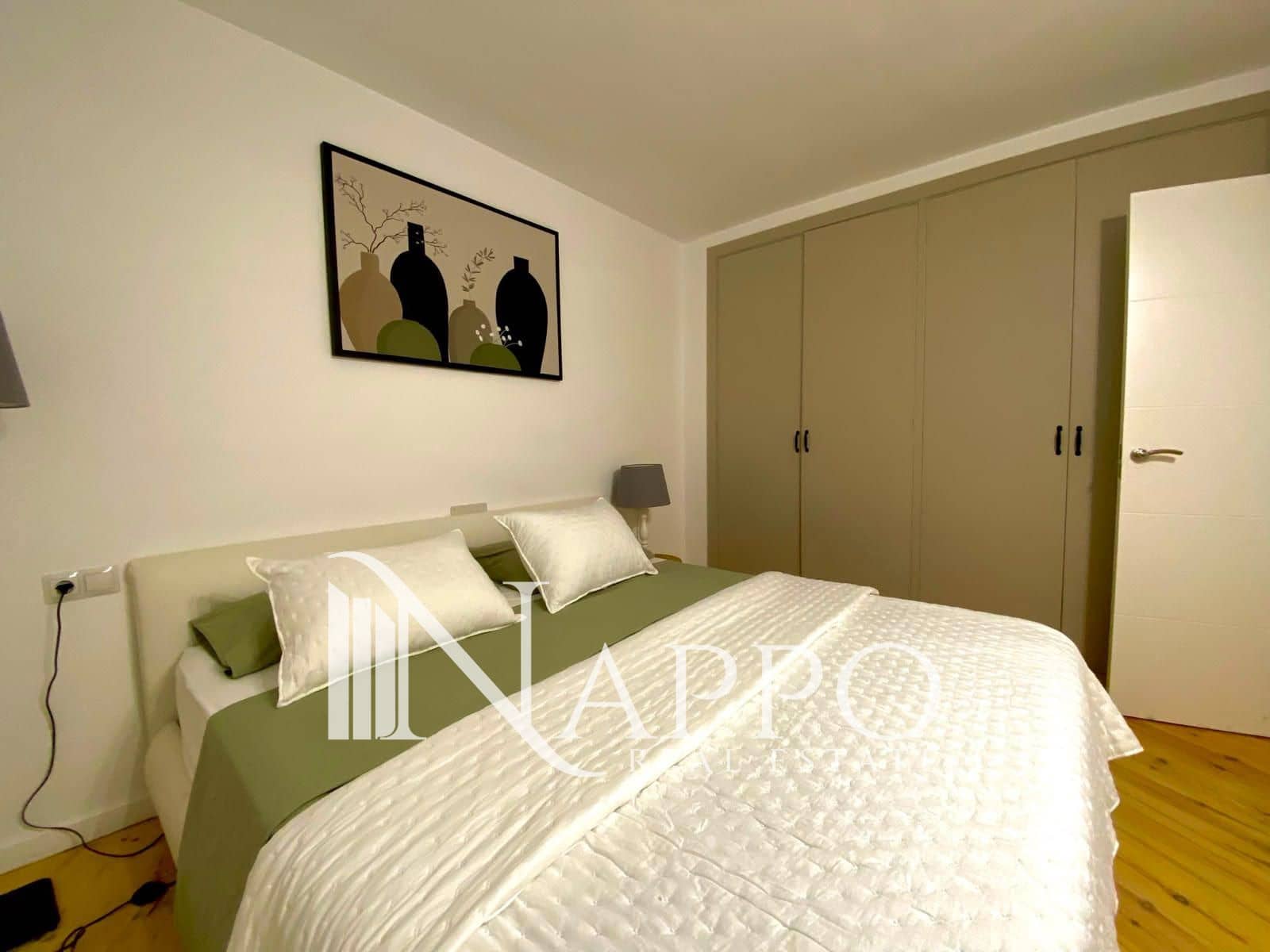 1 slaapkamer Flat te huur in Magalluf met zwembad - € 2.000 (Ref: 9917608)